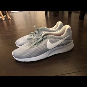 Women’s Nike size 11